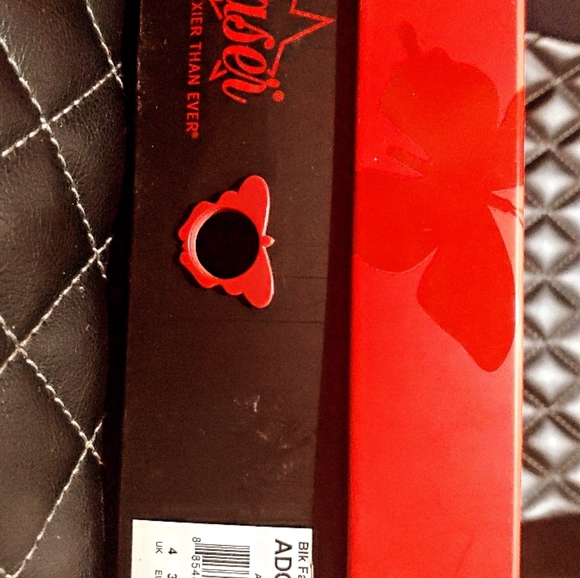 Black leather pumps - Picture 3 of 5